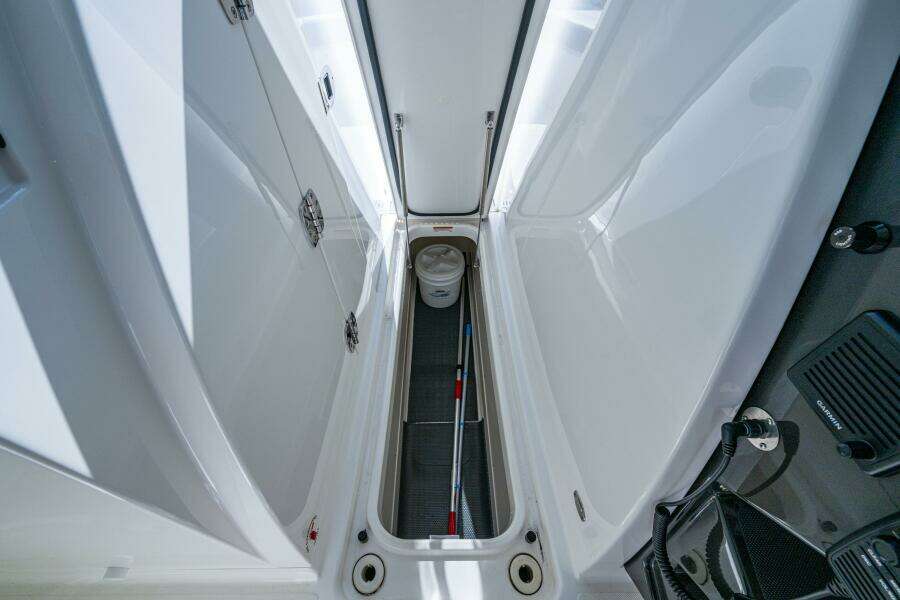 2021 Tiara Yachts 34 LX