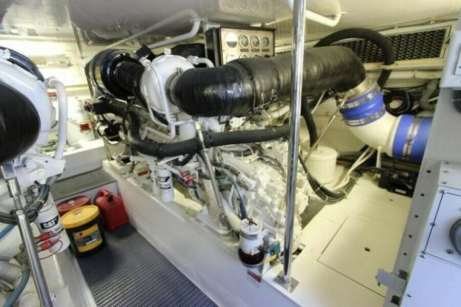 2004 Hatteras 60 Convertible