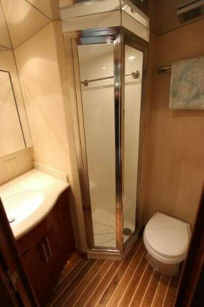 2004 Hatteras 60 Convertible