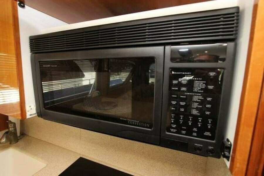 2004 Hatteras 60 Convertible