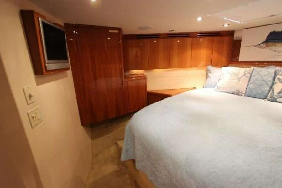 2004 Hatteras 60 Convertible