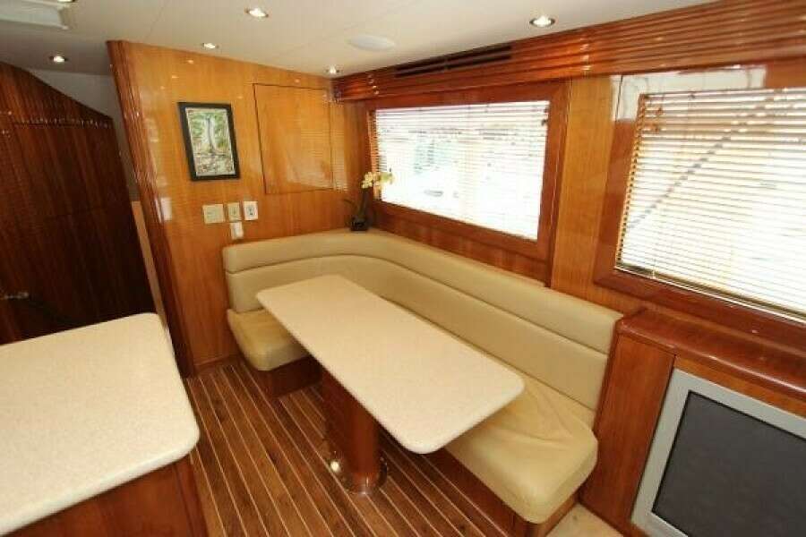 2004 Hatteras 60 Convertible