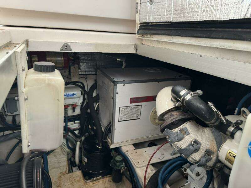 2001 Legacy Yachts Express