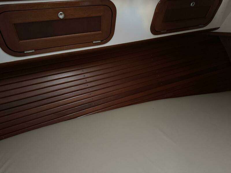 2001 Legacy Yachts Express