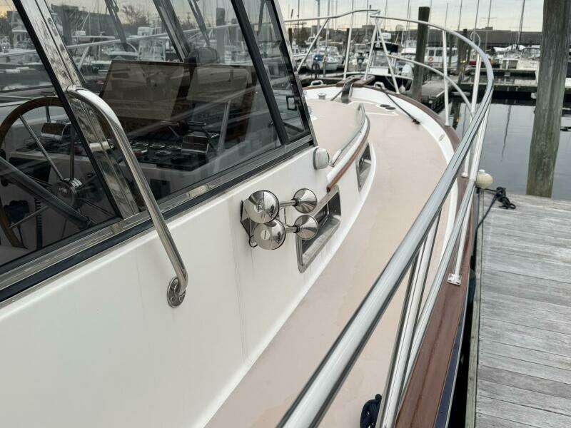 2001 Legacy Yachts Express