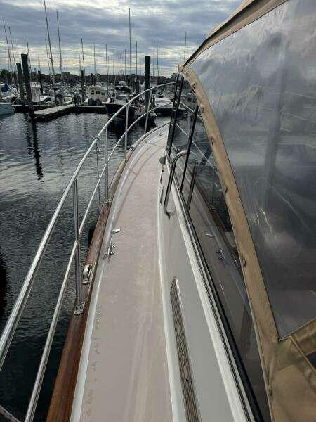 2001 Legacy Yachts Express
