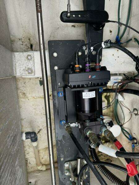 2001 Legacy Yachts Express