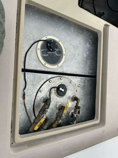 2001 Legacy Yachts Express