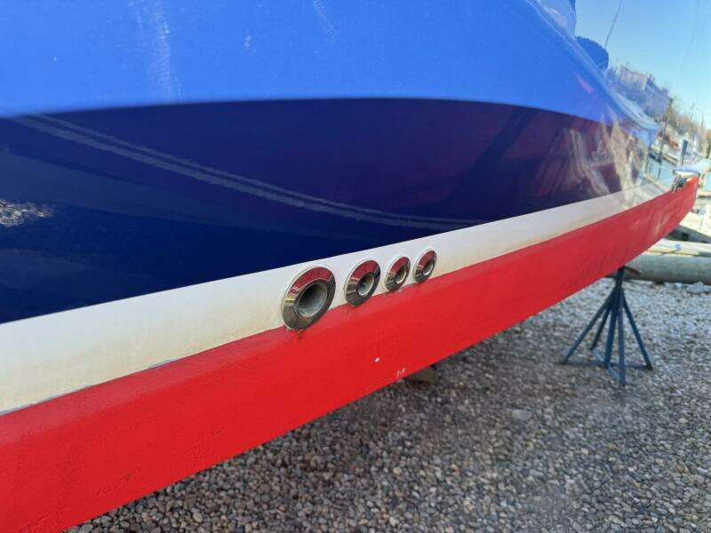 2001 Legacy Yachts Express