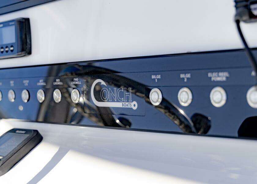 2022 Conch 27CC