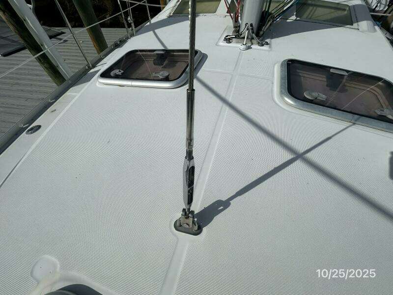 37' Beneteau standing rigging2