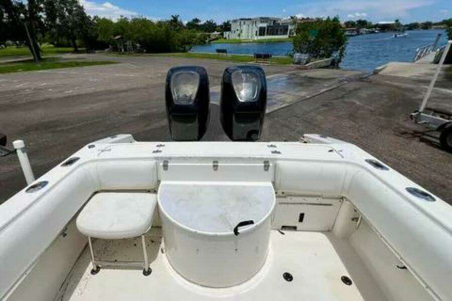 1994 Fountain 31 Center Console