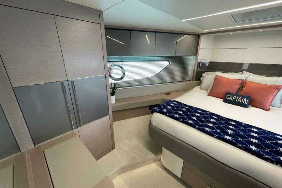 2020 Sunseeker 74 Sport Yacht