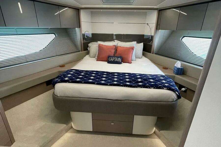 2020 Sunseeker 74 Sport Yacht