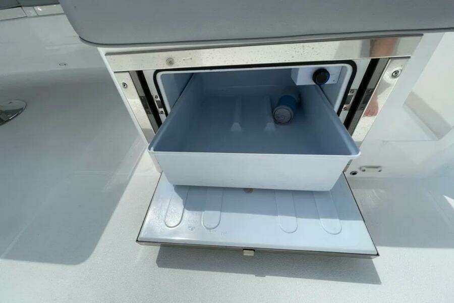 2020 Sunseeker 74 Sport Yacht