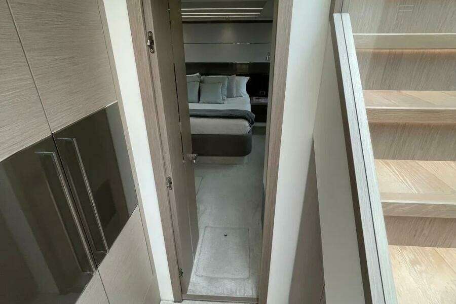 2020 Sunseeker 74 Sport Yacht