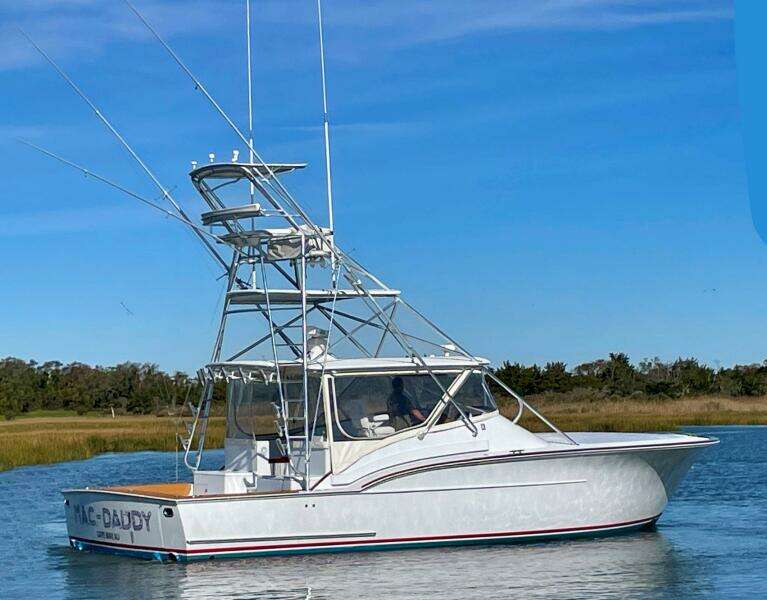 2005 Custom Carolina 40 DeSanti