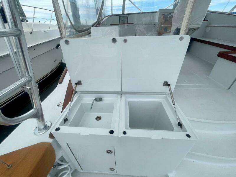 2005 Custom Carolina 40 DeSanti