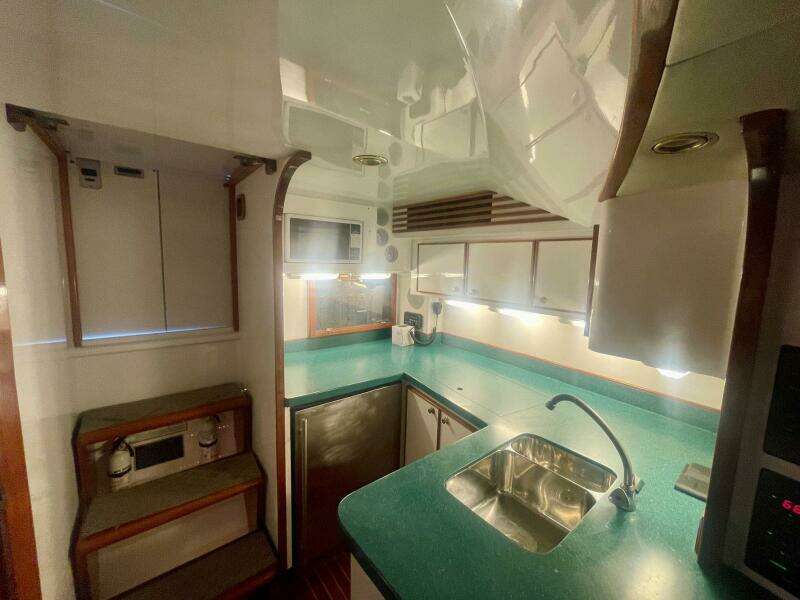 2005 Custom Carolina 40 DeSanti