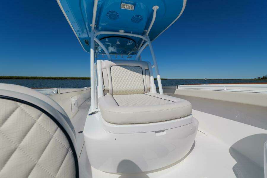 Valhalla 33 - Sea Dawg - Forward Seating