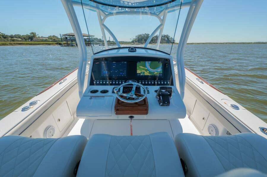 Valhalla 33 - Sea Dawg - Helm Station Electronics 