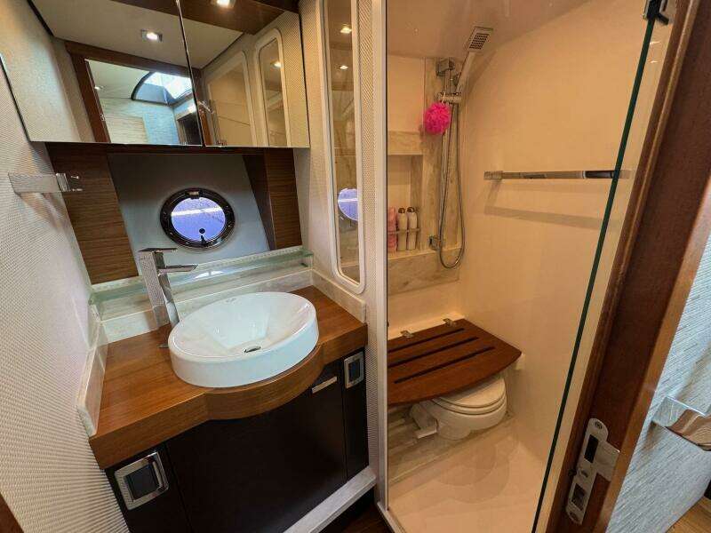 2017 Tiara Yachts 44 Coupe