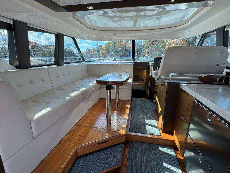 2017 Tiara Yachts 44 Coupe