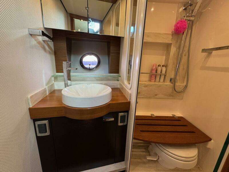 2017 Tiara Yachts 44 Coupe