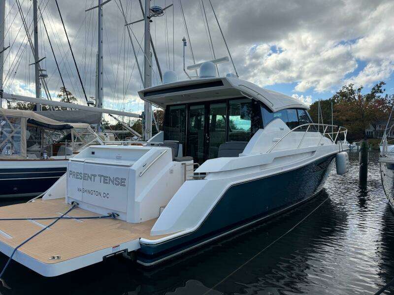 2017 Tiara Yachts 44 Coupe