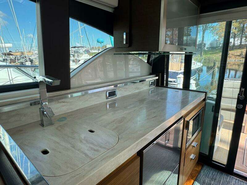 2017 Tiara Yachts 44 Coupe