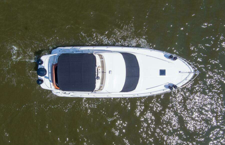 2000 40 Sea Ray 400 Sedan Bridge Silver Lining Exterior (6)