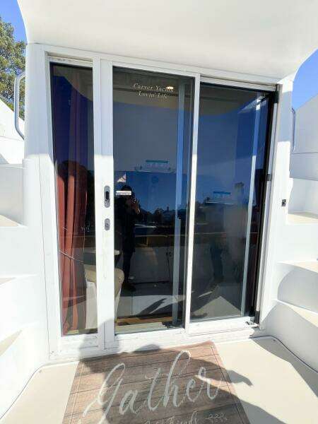 1998 Carver 350 Mariner