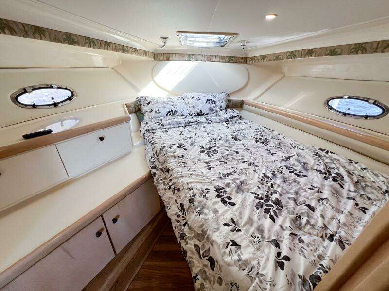 1998 Carver 350 Mariner