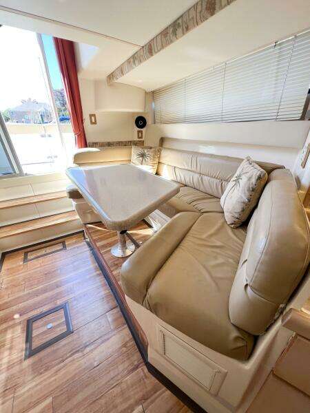 1998 Carver 350 Mariner