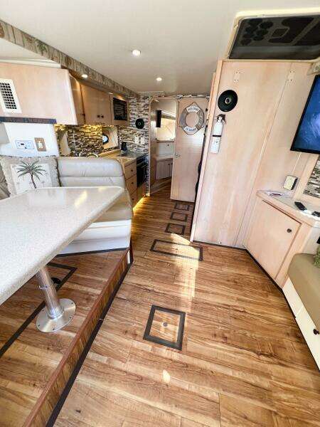 1998 Carver 350 Mariner