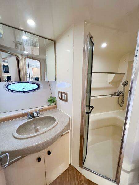 1998 Carver 350 Mariner