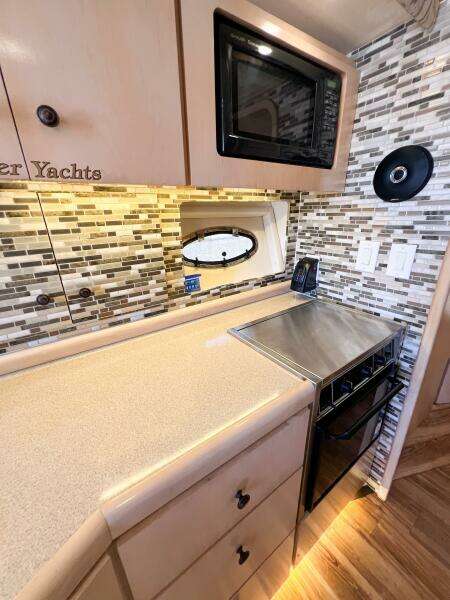 1998 Carver 350 Mariner