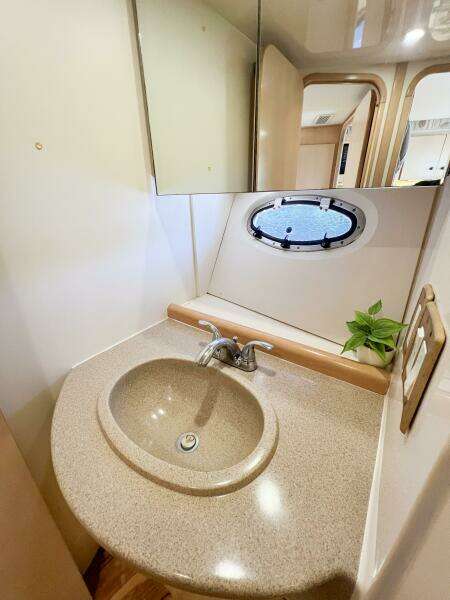 1998 Carver 350 Mariner