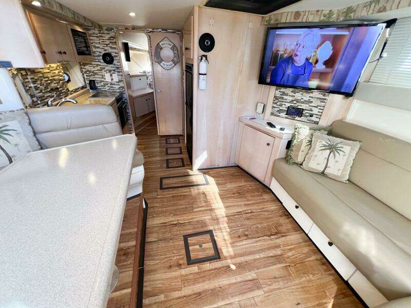 1998 Carver 350 Mariner