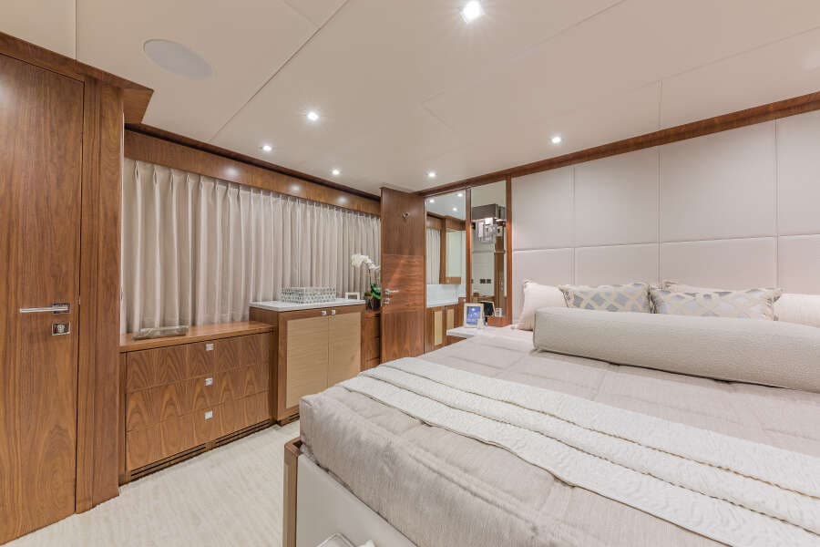 2018 Hargrave Raised Pilothouse