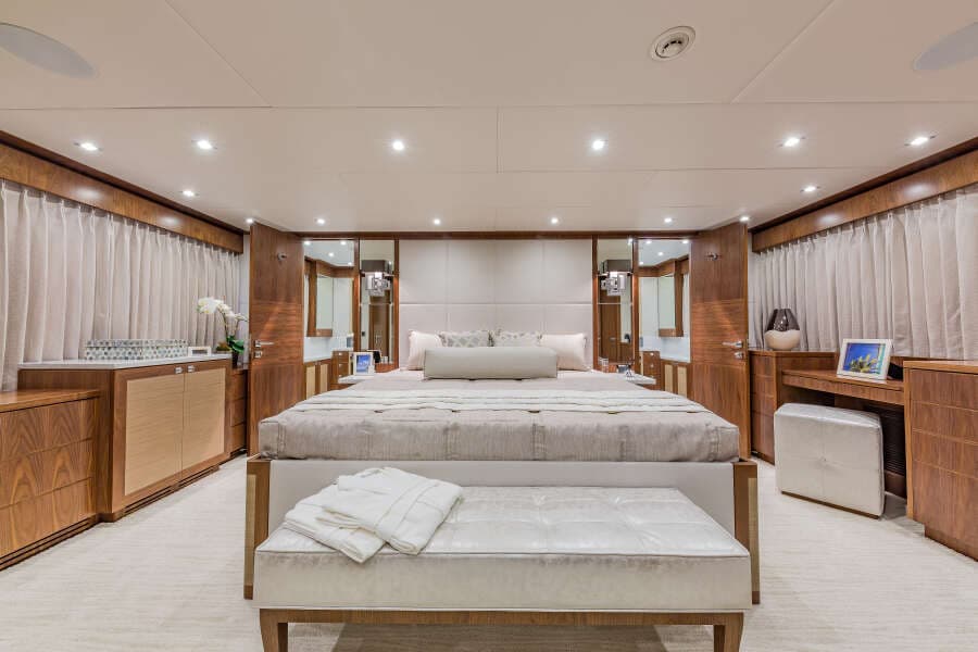 2018 Hargrave Raised Pilothouse