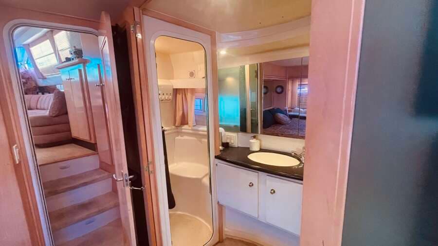 1997 CARVER YACHTS 500 COCKPIT MY