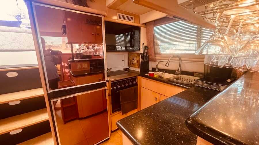 1997 CARVER YACHTS 500 COCKPIT MY