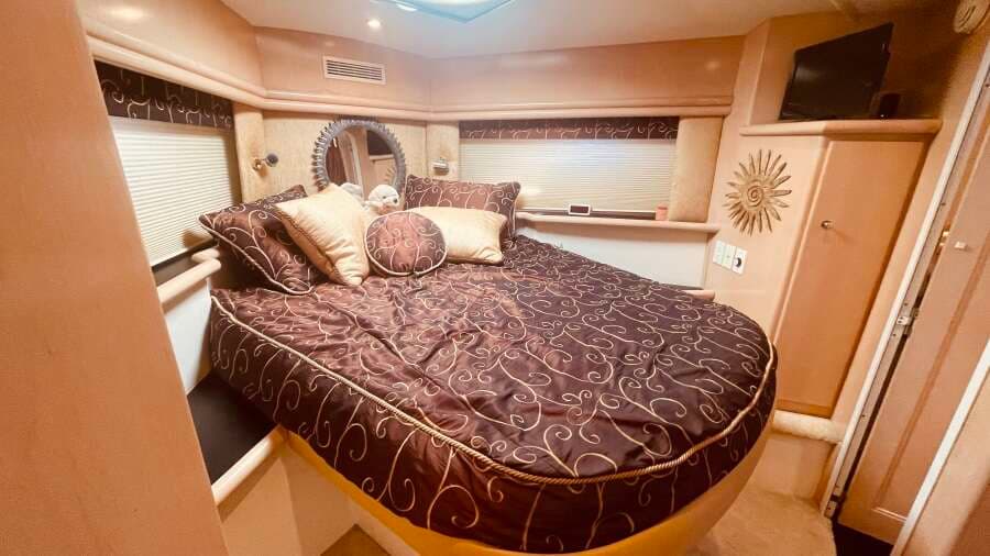 1997 CARVER YACHTS 500 COCKPIT MY