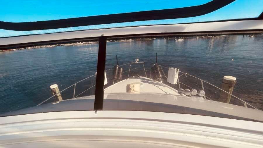 1997 CARVER YACHTS 500 COCKPIT MY