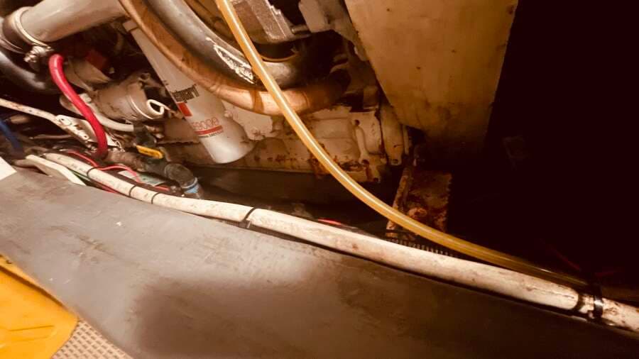 1997 CARVER YACHTS 500 COCKPIT MY