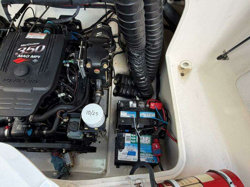 2008 Regal 2450 Cuddy