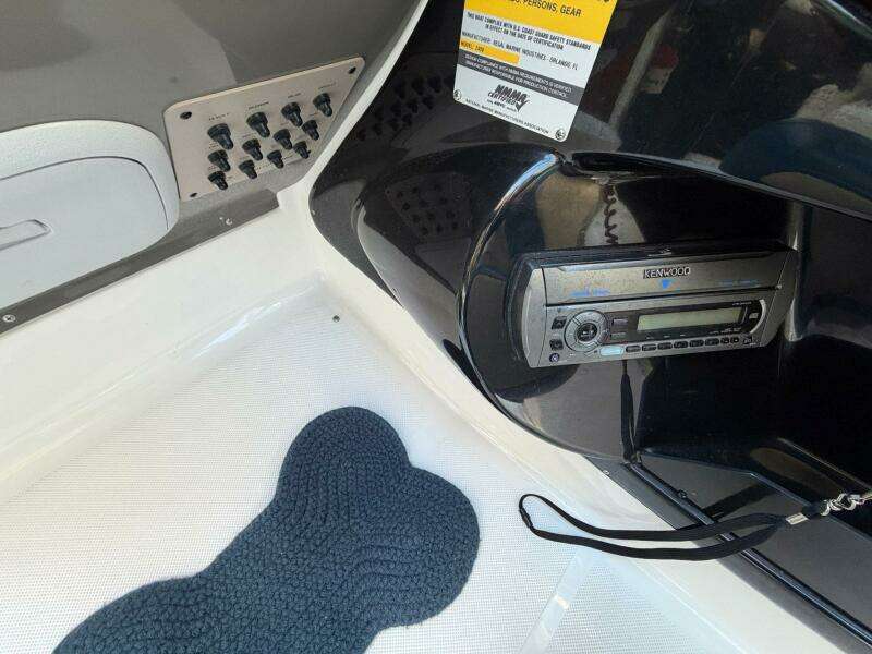 2008 Regal 2450 Cuddy