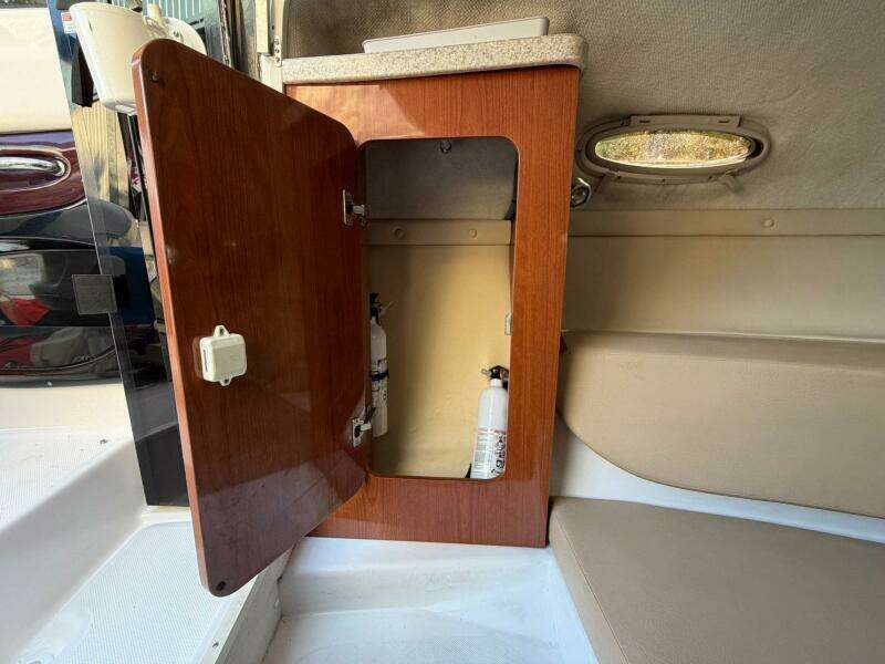 2008 Regal 2450 Cuddy