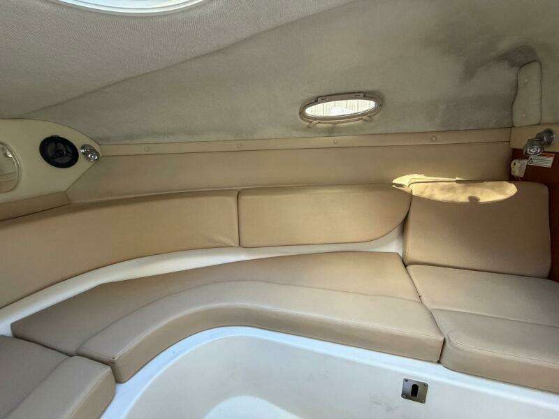 2008 Regal 2450 Cuddy